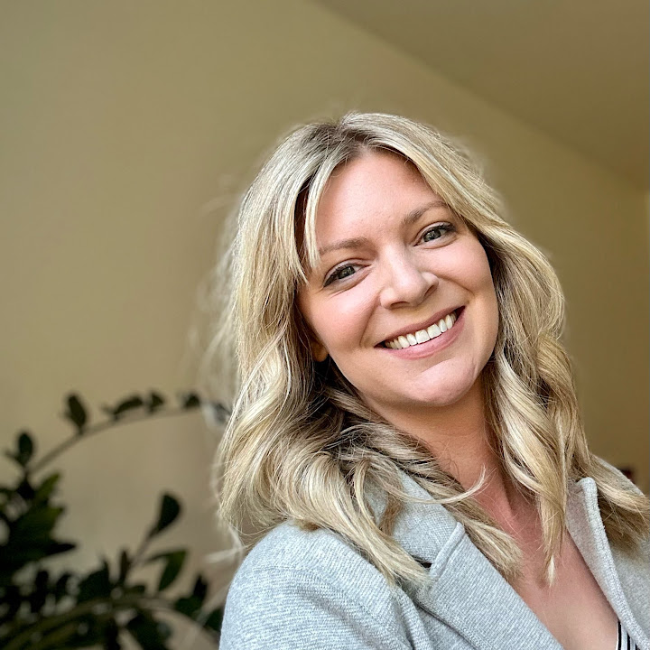 Alisha Runckel, Interior Design and Color Editor